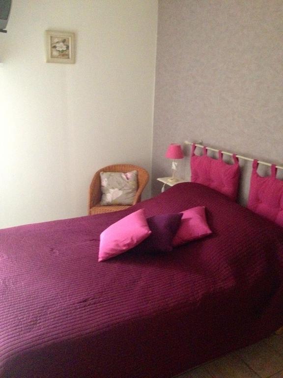Au Repos Du Roi Bed & Breakfast Maisoncelle Стая снимка